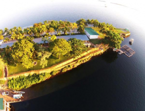 Отель Lake Safari Lodge  Siavonga